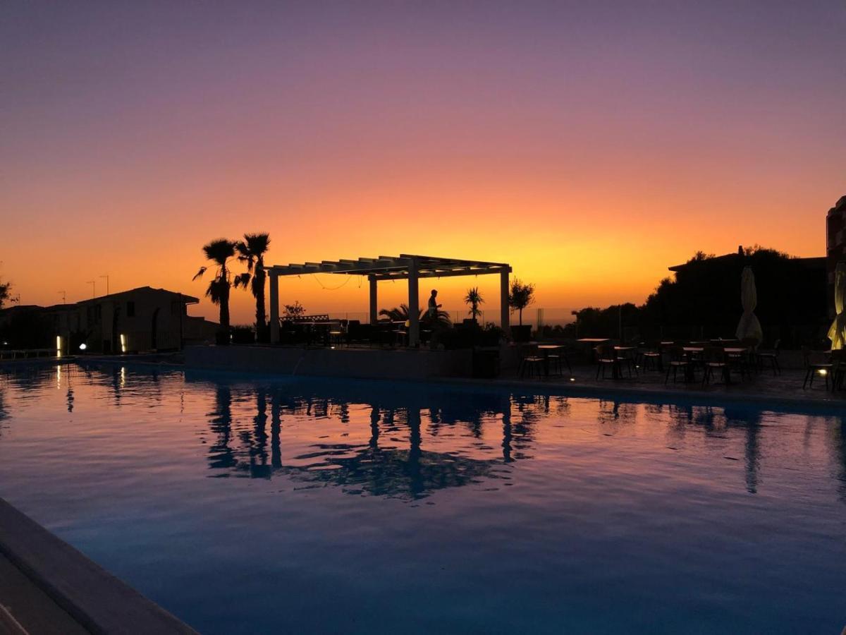 Horizon Hotel Badesi Εξωτερικό φωτογραφία