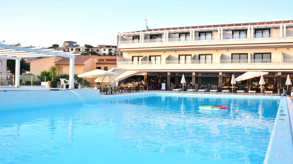 Horizon Hotel Badesi Εξωτερικό φωτογραφία